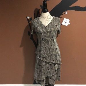 Size 8 dress but fits sizes 6 and 4